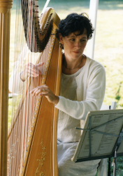 Anne Paus Harpist